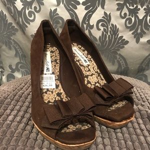 Brown American eagle heels